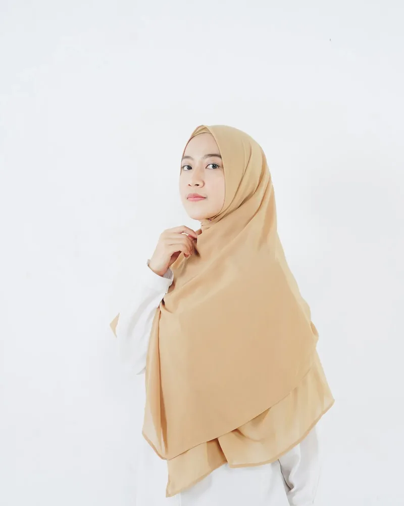 A beige scarf