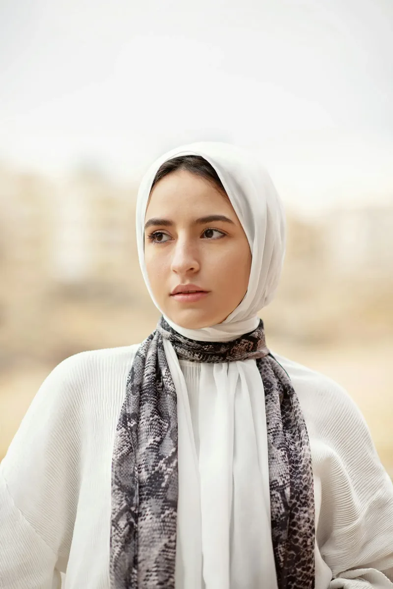 A white scarf